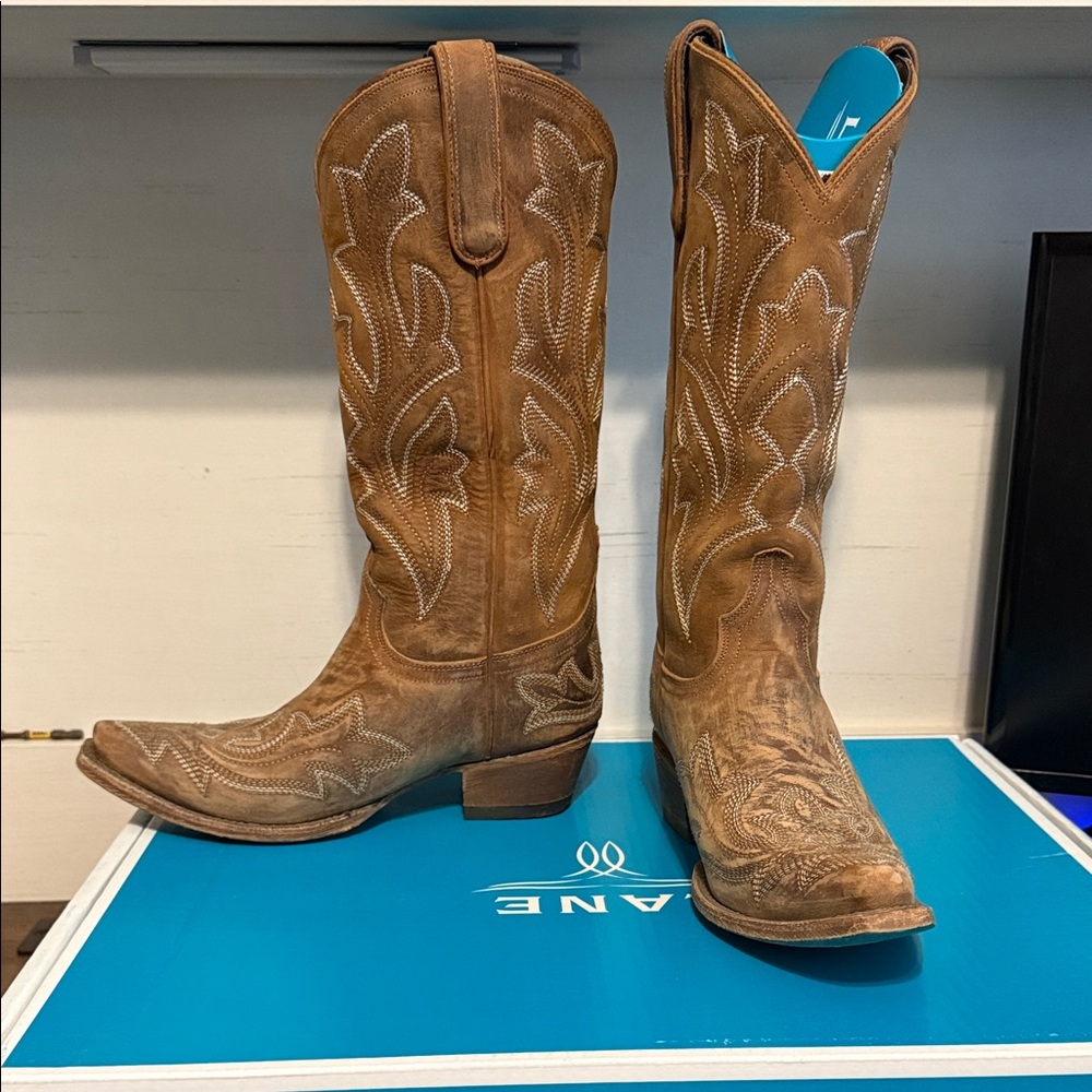 Lane Saratoga Cowboy Boots in Tan size 7